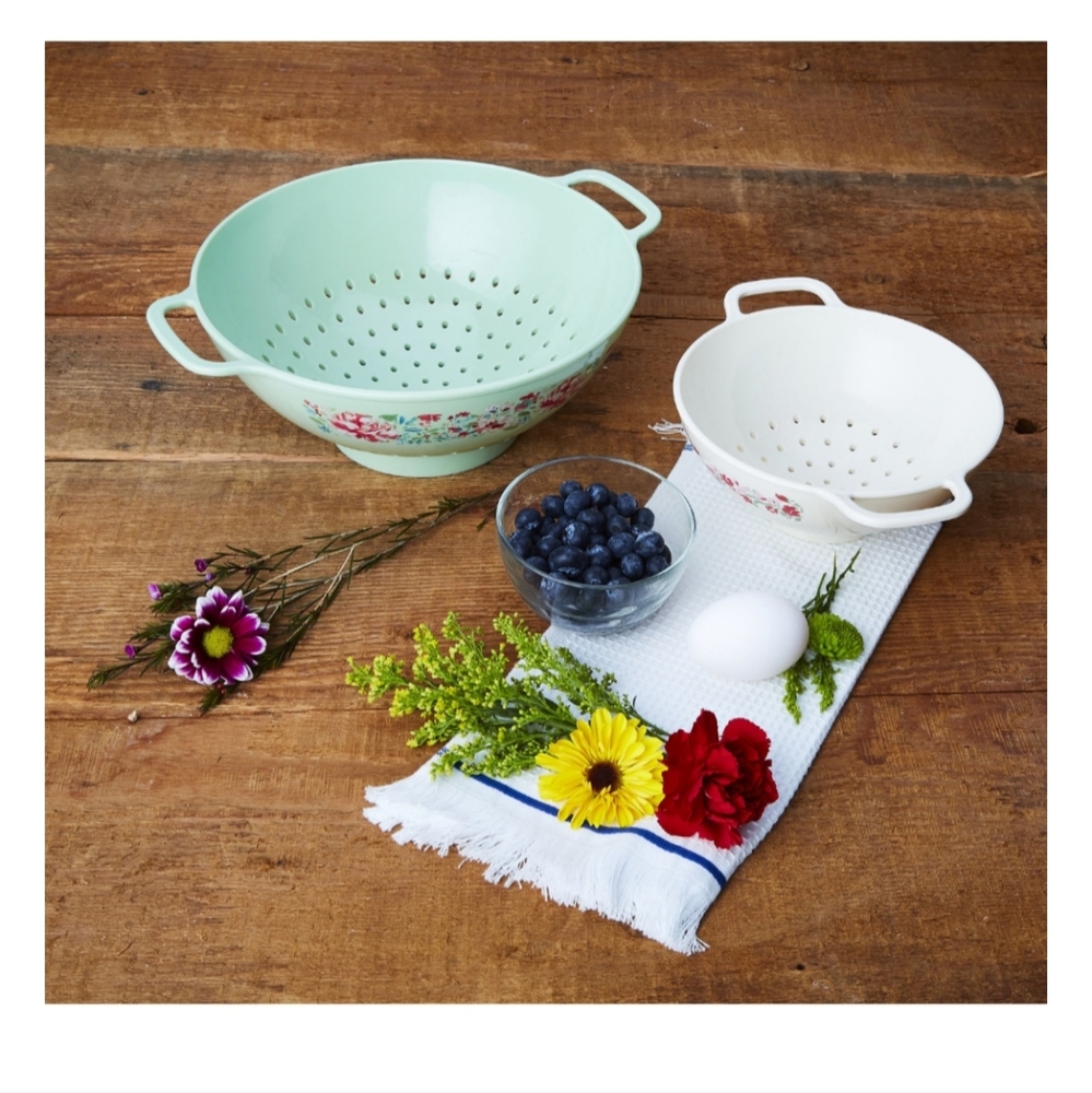The Pioneer Woman Garden Party 2-piece Plastic Colander Set